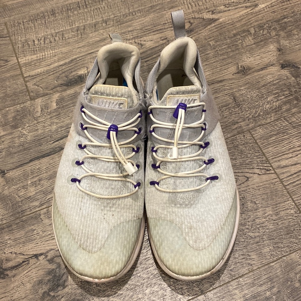 Nike running/tennis shoes